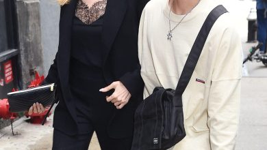 Angelina Jolie dan putranya Pax terlihat jalan-jalan