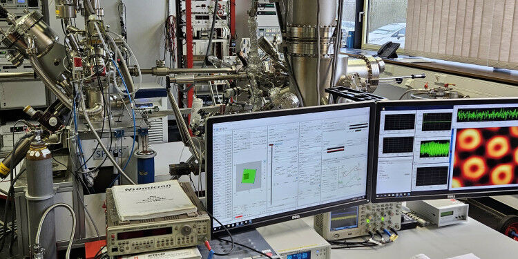 Pandangan ke dalam laboratorium: Tim dari Münster memeriksa adsorpsi Beha