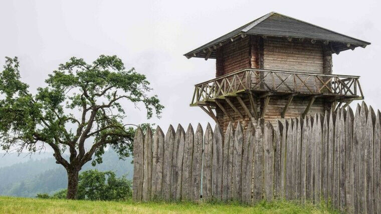 Bagian dari limau dengan menara menara dekat Lorch. Gambar: Maxmann/Pixabay