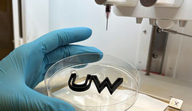 Logo UW dengan tinta graphene