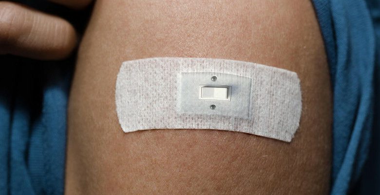 Patch kulit dengan nitrogliserin adalah saklar yang mengontrol implan di bawah