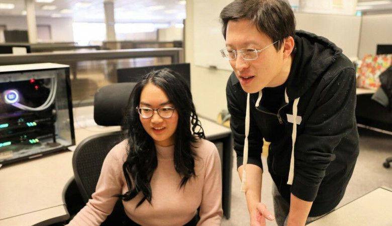 Peneliti Waterloo Amy Tai (kiri) dan Alexander Wong