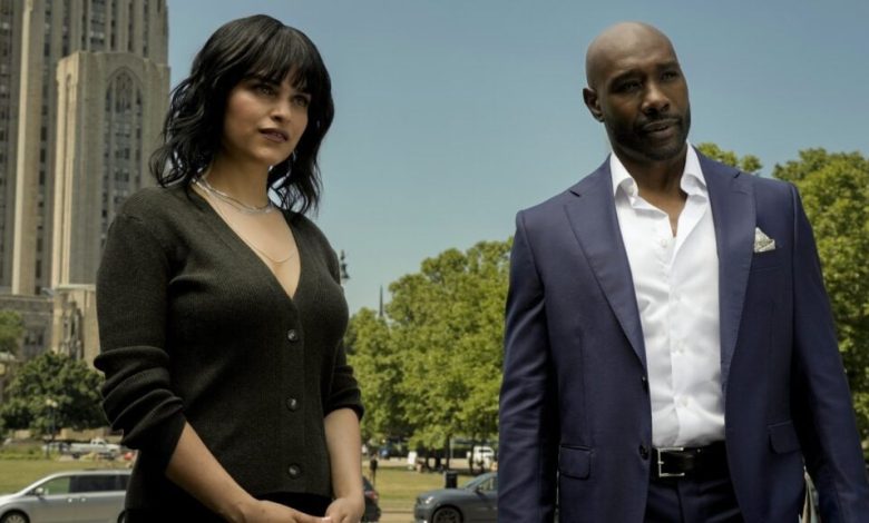 Eve Harlow sebagai Dr. Ingrid Derian dan Morris Chestnut sebagai Dr. John Watson