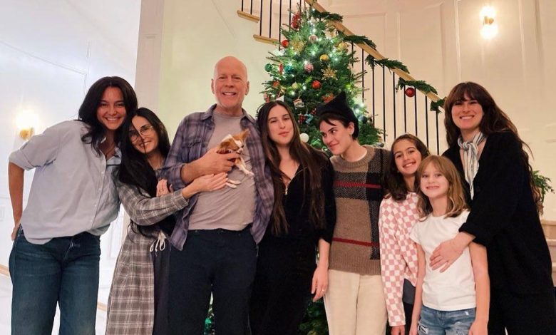 Dukungan tuangkan untuk Bruce Willis & Family setelah pengumuman demensia