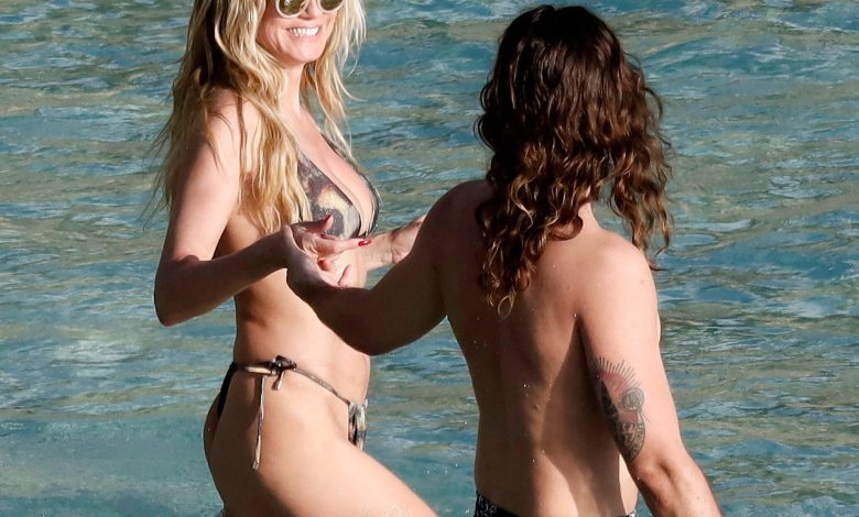 Heidi Klum yang menakjubkan memamerkan fisiknya yang luar biasa sambil menikmati matahari Karibia bersama Tom Kaulitz di St Barts.