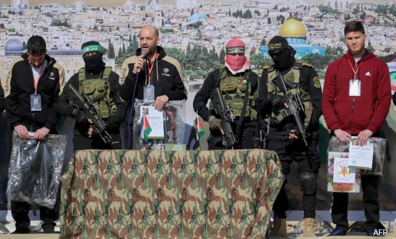 Hamas merilis 3 sandera Israel dengan imbalan 369 tahanan Palestina