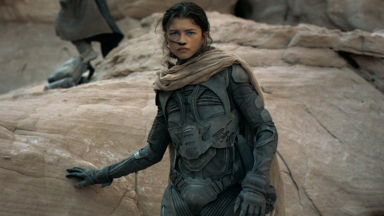 Zendaya sebagai Chani Menonton Inisiasi Paul di Dune