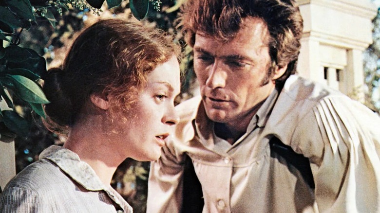 John McBurney memanipulasi Edwina muda pada tahun 1971's the Boldiled