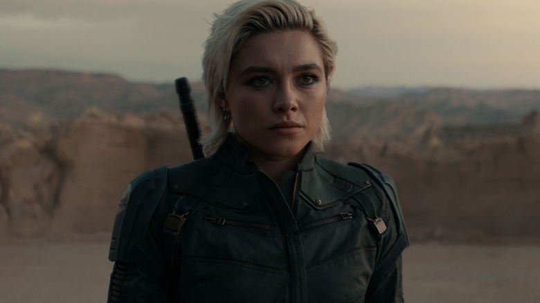 Florence Pugh As Yelena tampak serius di Thunderbolts*