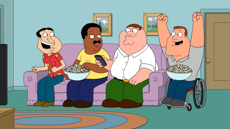 Quagmire, Cleveland, Peter dan Joe menonton TV