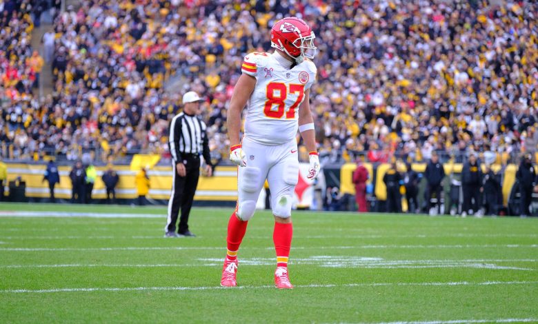 Travis Kelce di bidang NFL