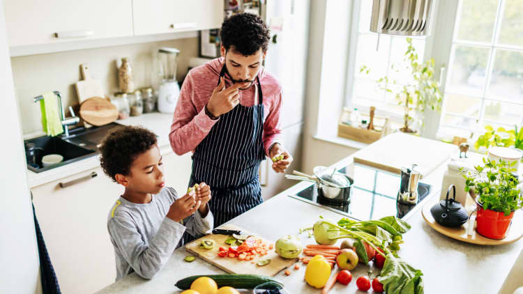 Berikut adalah makanan terbaik untuk memberi makan anak -anak, menurut ahli otak Harvard