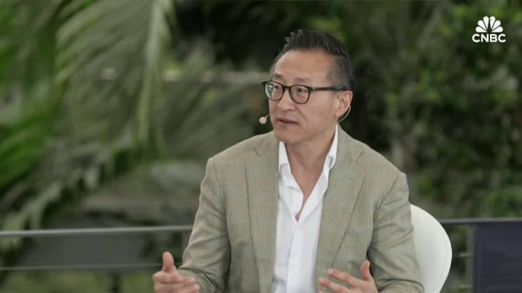 'Deepseek Moment' bukan tentang apakah Cina memiliki AI yang lebih baik daripada AS, kata Joe Tsai dari Alibaba