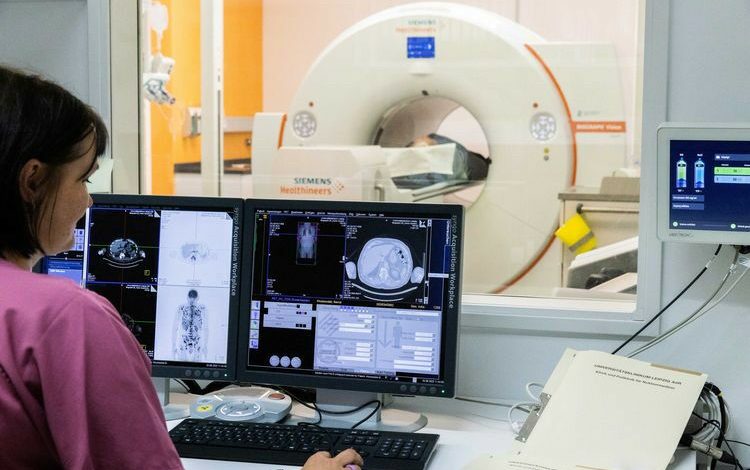 Berkat PET-CT modern, sistem gabungan tomografi emisi positron (