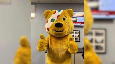 Wanita Inggris yang mengubah namanya menjadi 'Pudsey Bear' tidak bisa mendapatkan paspor