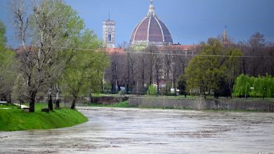 Katedral Florence ditutup karena Tuscany Italia dalam Peringatan Banjir