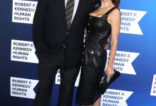 Alec Baldwin dan Hilaria Baldwin di 2024 Robert F. Kennedy Ripple of Hope Award Gala Tahunan