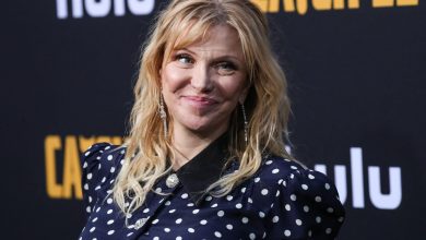 Courtney Love di Los Angeles pemutaran perdana Hulu 'Catch-22'