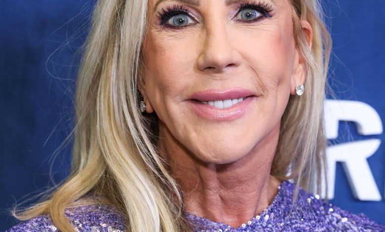 Vicki Gunvalson di DirectV Streaming dengan Stars Oscar Viewing Party 2024 Dipandu oleh Rob Lowe