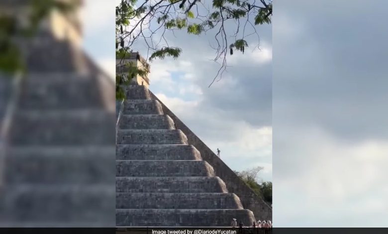 Turis Jerman ditangkap setelah mendaki piramida chichen itza terlarang