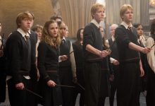 Ron, Hermione, Fred, dan George berlatih pertahanan melawan seni gelap di Harry Potter dan urutan Phoenix