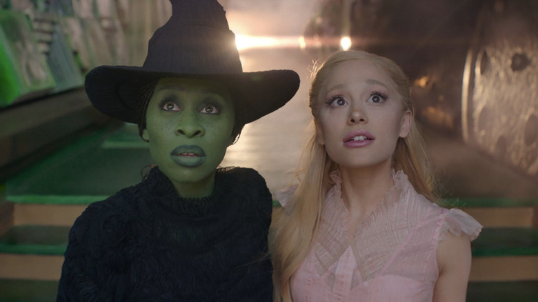 Elphaba dan Glinda melihat Kota Emerald di Ficked