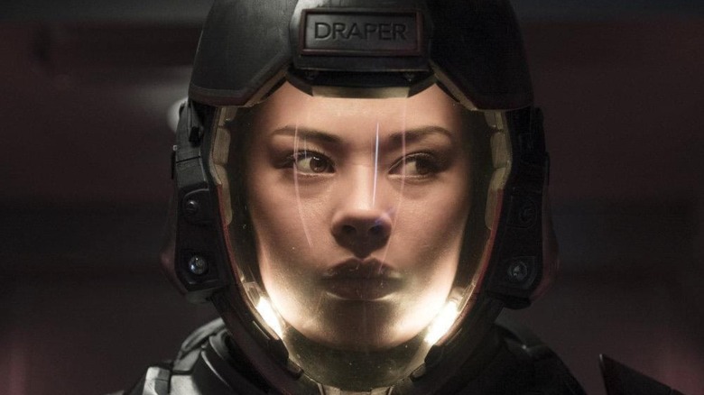 Bobbie Draper selama misi ruang dalam di Expanse