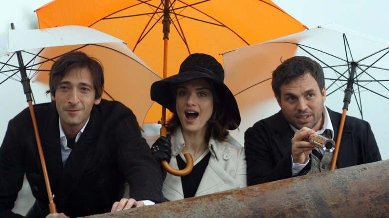 Adrien Brody sebagai Bloom, Rachel Weisz sebagai Penelope, dan Mark Ruffalo sebagai Stephen di The Brothers Bloom