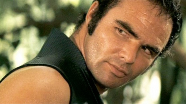 Burt Reynolds sebagai Lewis di Deliverance