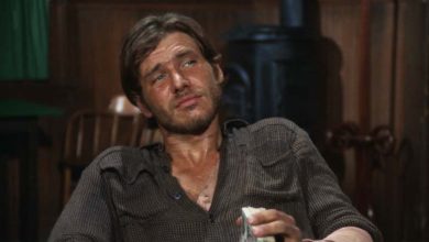 Harrison Ford As Hobey tampak sombong di Gunsmoke