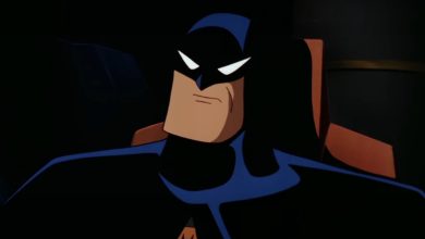 Batman duduk di kursinya dan merenungkan di Batman: The Animated Series