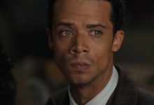 Louis de pointe du lac dari Jacob Anderson terlihat serius saat wawancara dengan vampir