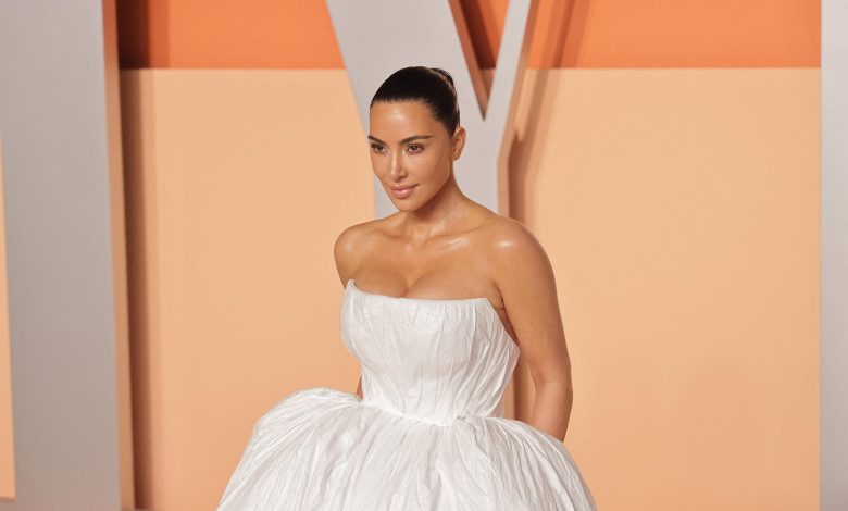 Kim Kardashian di Vanity Fair Oscar Party 2025