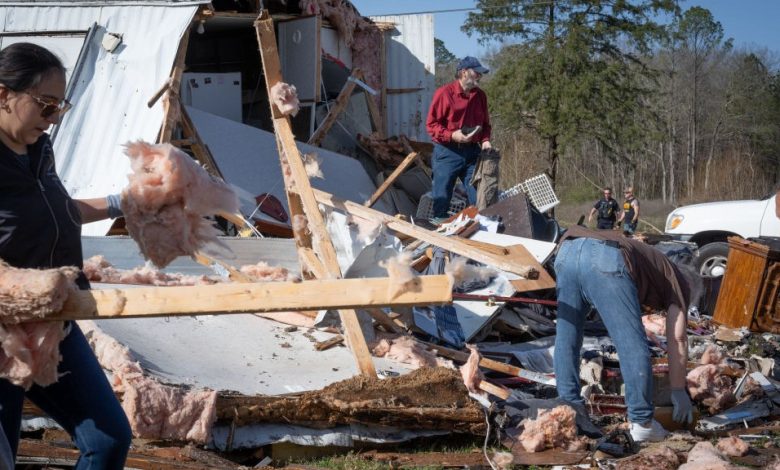 'Lebih banyak orang dalam bahaya': Tornado bergeser di sebelah timur Tornado Alley, peramal memperingatkan