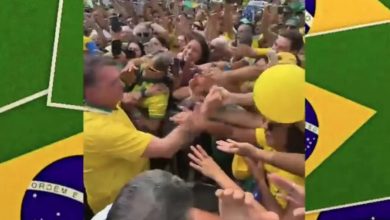 Ribuan menunjukkan dukungan untuk Bolsonaro yang tertuduh kudeta di Rio Rally