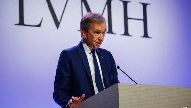 LVMH untuk mengangkat batas usia, membiarkan Bernard Arnault tetap CEO hingga 85