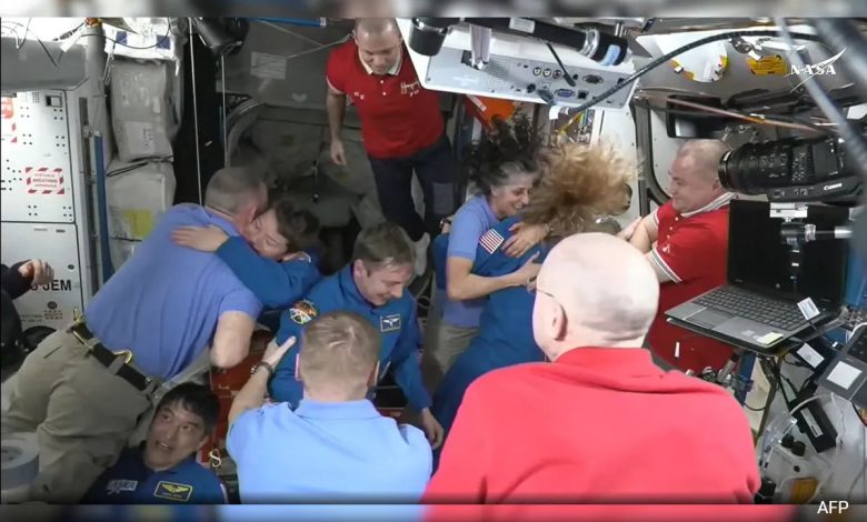 SpaceX Crew Dragon Docks dengan Stasiun Luar Angkasa Untuk Mencapai Sunita Williams