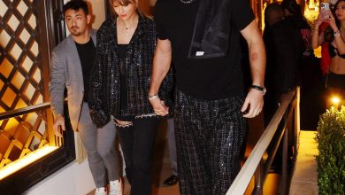 Taylor Swift dan Travis Kelce merayakan kemenangan Super Bowl Kansas Chiefs di XS Nightclub di Wynn Las Vegas