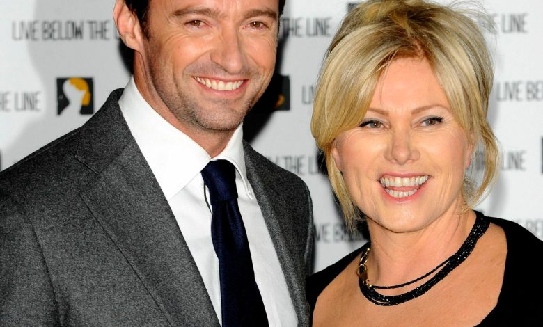 Hugh Jackman dan Deborah Lee-Furness menyelenggarakan acara pribadi, mempromosikan kampanye amal 'langsung di bawah garis'