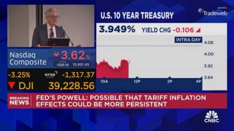 Ketua Fed Jerome Powell melihat tarif Trump menaikkan inflasi