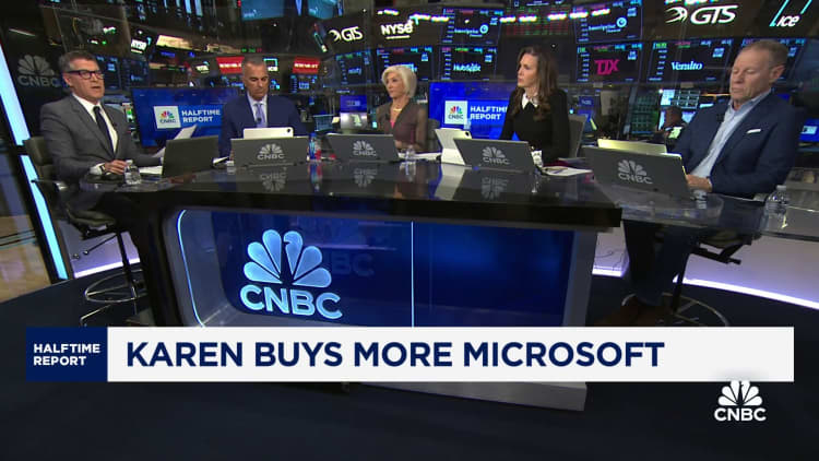 Pelacak Dagang: Karen Firestone membeli lebih banyak Microsoft