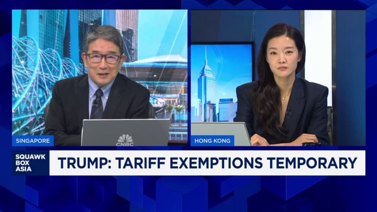 Trump mengatakan pengecualian tarif pada produk teknologi bersifat sementara