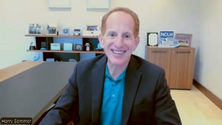 CEO Norwegian Cruise Line Holdings Harry Sommer tentang Penghasilan Q1 dan Negara Bagian Konsumen