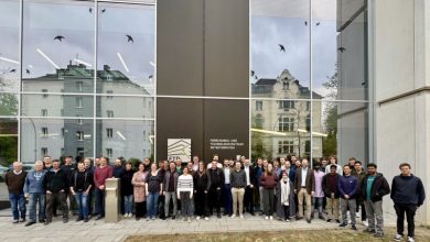 Anggota tim eksperimen LHC dari University of Bonn - di luar PBB