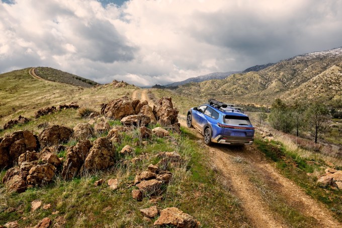 Subaru Debut Trailseeker, SUV semua-listrik yang datang untuk Basis Pelanggan EV Rivian Outdoorsy