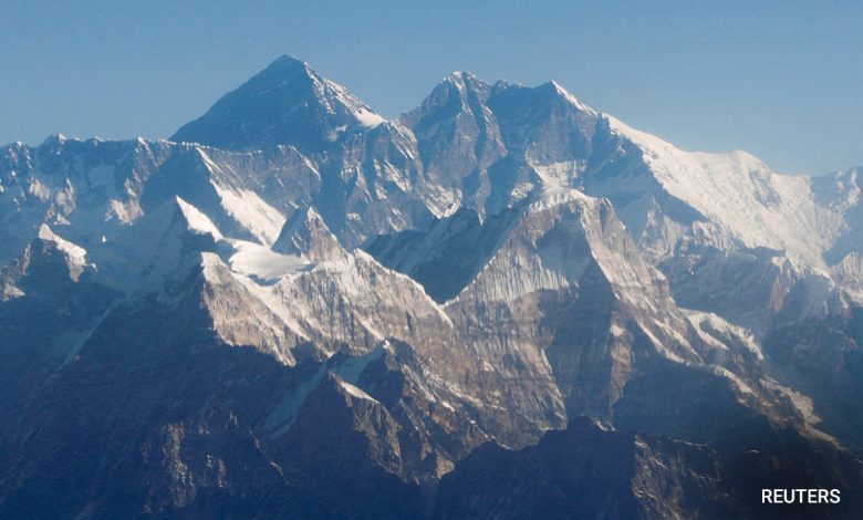 Perubahan aturan besar Nepal bagi siapa saja yang ingin mendaki Gunung Everest
