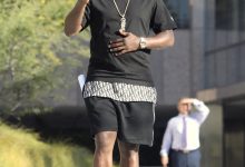 Sean Combs P. Diddy terlihat meninggalkan pertemuan bisnis untuk Revolt