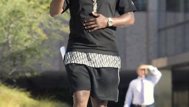 Sean Combs P. Diddy terlihat meninggalkan pertemuan bisnis untuk Revolt