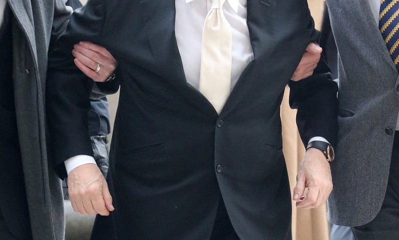 Harvey Weinstein tiba di pengadilan