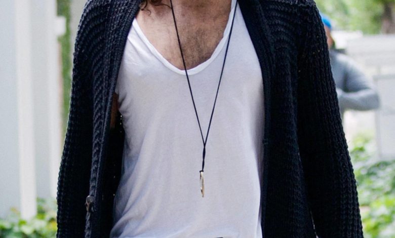 Merek Russell